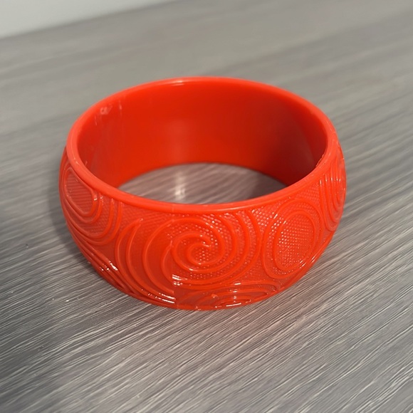Vintage Red Plastic Bangle Bracelet with Embossed Swirls, EUC - Picture 2 of 6